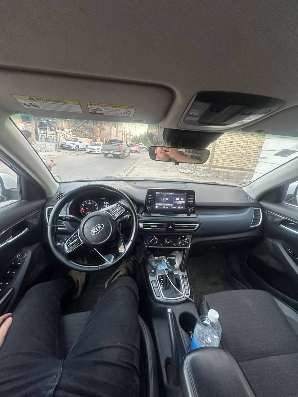 السلام عليكم ورحمه الله كيا سيليتوز 2021 وارد أمريكي حادثه جاملخ  من جه السايق والبنيد مبدل والباب بي ربعه بارد  محرك 2000 دوش فئه S
 المواصفات
1 كراسي جلد ومخمل
2 تدفأه بالكراسي
3 اربع مودات تحكم smart sport ego normal
4شاشه
5كامره خلفيه
6لونين
7مانع تزلق
8مري كهربائيه
السعر 150 وبيه مجال بسيط
الرقم ***********
