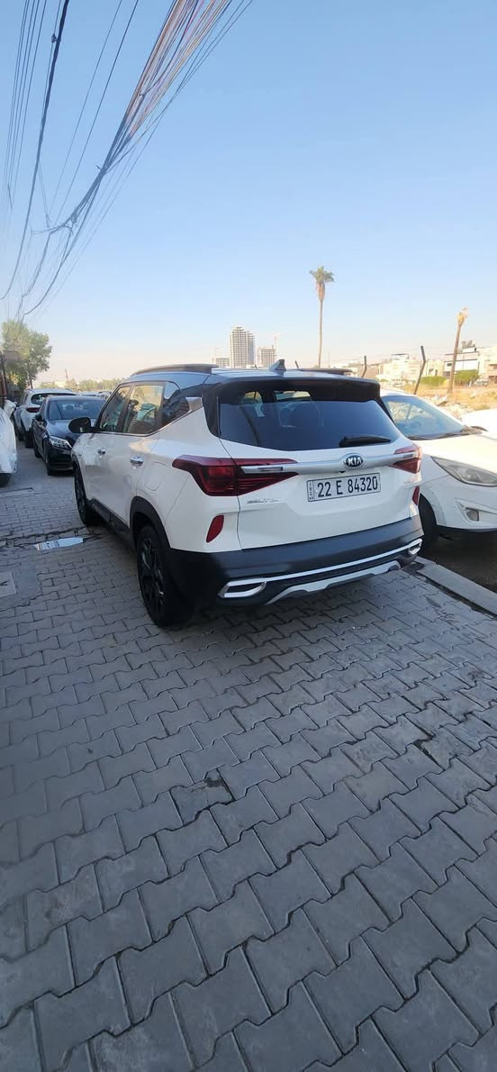 كيا سيلتوس موديل (2021) وارد امريكي بدون حادث بدون ايرباك طالعة تفصيخ من امريكا والصور بالمنشور
السيارة فوول 1/1 تو كلر ابيض واسود SX
بصمة ابواب + تشغيل + صندوق
لايتات زينون عالي ناصي ولد حاجب على طول الشباك مع اللايت
تبريد قطعتين امامي خلفي
شاشة كبيرة مقاس 10.25 بوصة
شاشة دجتل داخل كيجات السرعة
شاشة تبريد بيانو
انارة ابواب ودشبول الوان تتغير مع الاغاني
كشنات جلد اسود vip
 كشنات تدفئة والكشن كهرباء ٣ وضعيات
 هاندبريك بصمة واوتو هولد
سستم صوت BOSS مع دمام
فور ويل درايف
ويل كب فراشة حجم 18 
رادارات جانبي و خلفي وامامي
 نضام اطفاء المحرك عند التوقف
 سياقة الكترونية + مانع انحدار 
بروجكترات امامية 3 عدسات
تشغيل عن بعد ومانع انحدار
ماوس تغيير وضعيات القيادة ، اوتو ستوب خلفي
محرك 1.6 توربو تسارع وتعجيل
 كير Dct دبل كلج
السيارة جديدة جدا ماشية 29 الف والعداد مكفول
السيارة باسمي تحويل شوكت متريد والمكان بغداد والسعر 157 وبيها مجال 
***********
