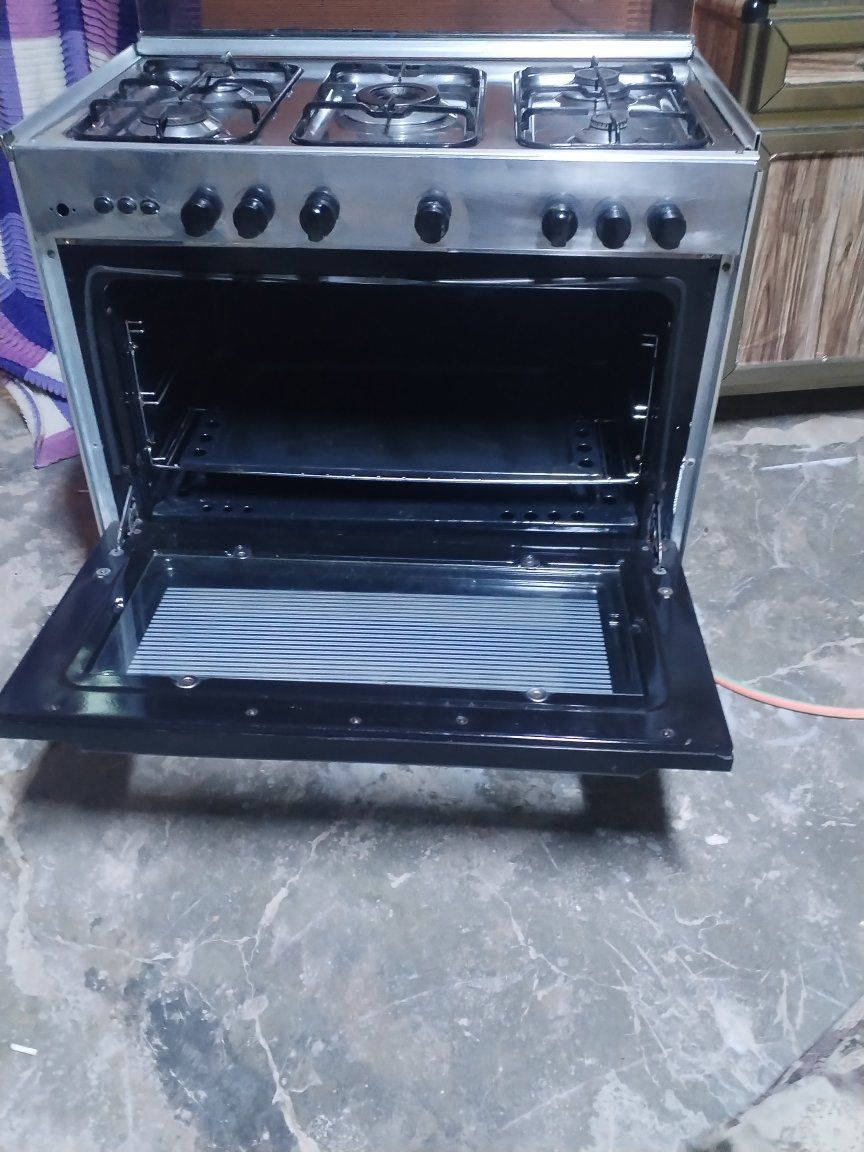 السلام عليكم طباخ مصري خمس عيون فول نظافة شغال عالفحص مع الفرن ١٨٥ وبي مجال قليل للاستفسار خاص اوالاتصال على الارقام التالية ***********
*********** فلوجة قرية المختار
