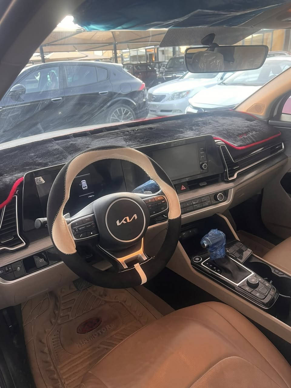 سلام عليكم 
كيا سبورتج
موديل ٢٠٢٣ 
رقم بغداد 
خليجي ماشية ١٧ الف فول ماعدا البانوراما 
مكفوله كفاله عامه 
السعر٢٢٠$
للاستفسار ***********
