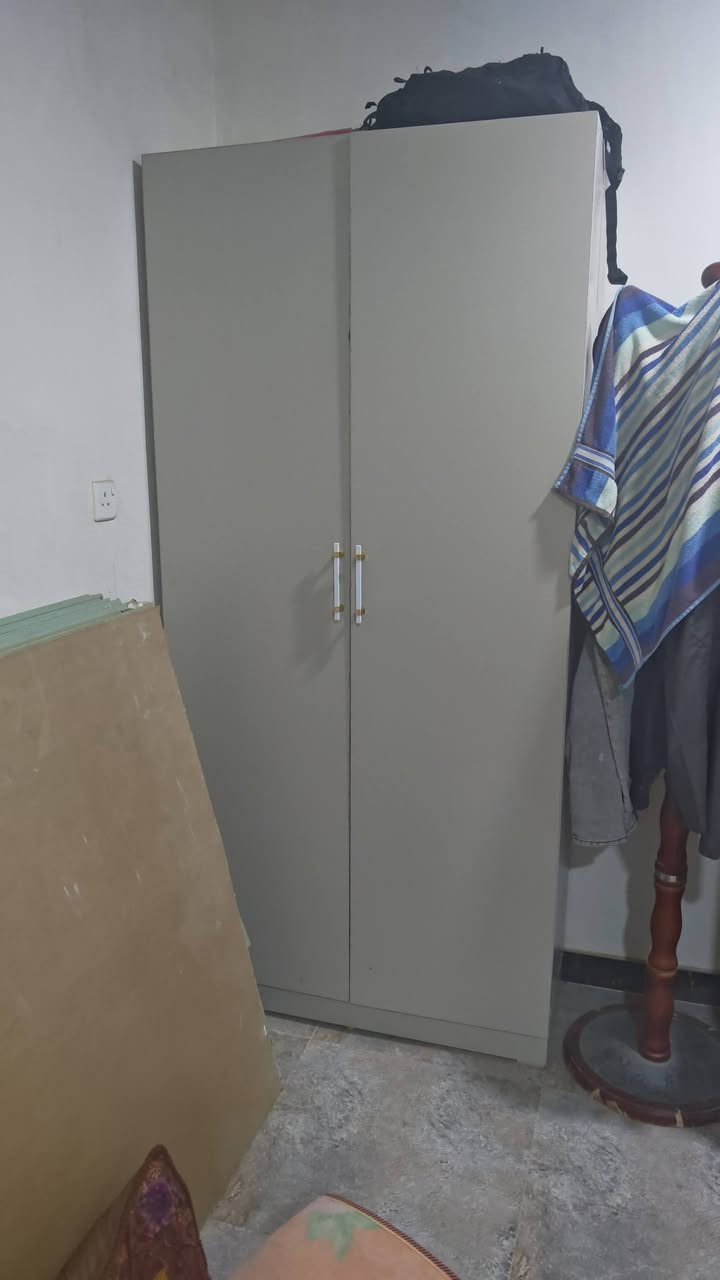 للبيع كلهن ب 400الف نضيفات كلش استفسار أو أتصل ***********
