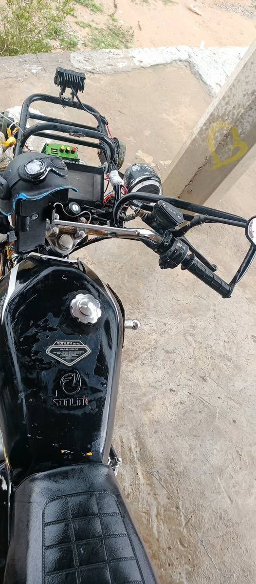 السلام عليكم دراجه سيفان موديل 20 كل شيء ما بيها كهربائيات شغاله نشاط فول الدراجهم مفتوحه والباقي كله شرط دشبول الكتروني كله شغال
مراوس فقط مو للبيع عندك مراوس تعال ما عندك مراوس ترى ما ابيع لا تجيني خاص تقول لي ليش ما ابيض ترى ما اقدر ارد عليك بس مراوس وتحياتي لكمه


**إذا كنت صاحب هذا الإعلان وتريد حذفه لأي سبب، رجاءا أرسل رسالة إلى الدعم الفني**