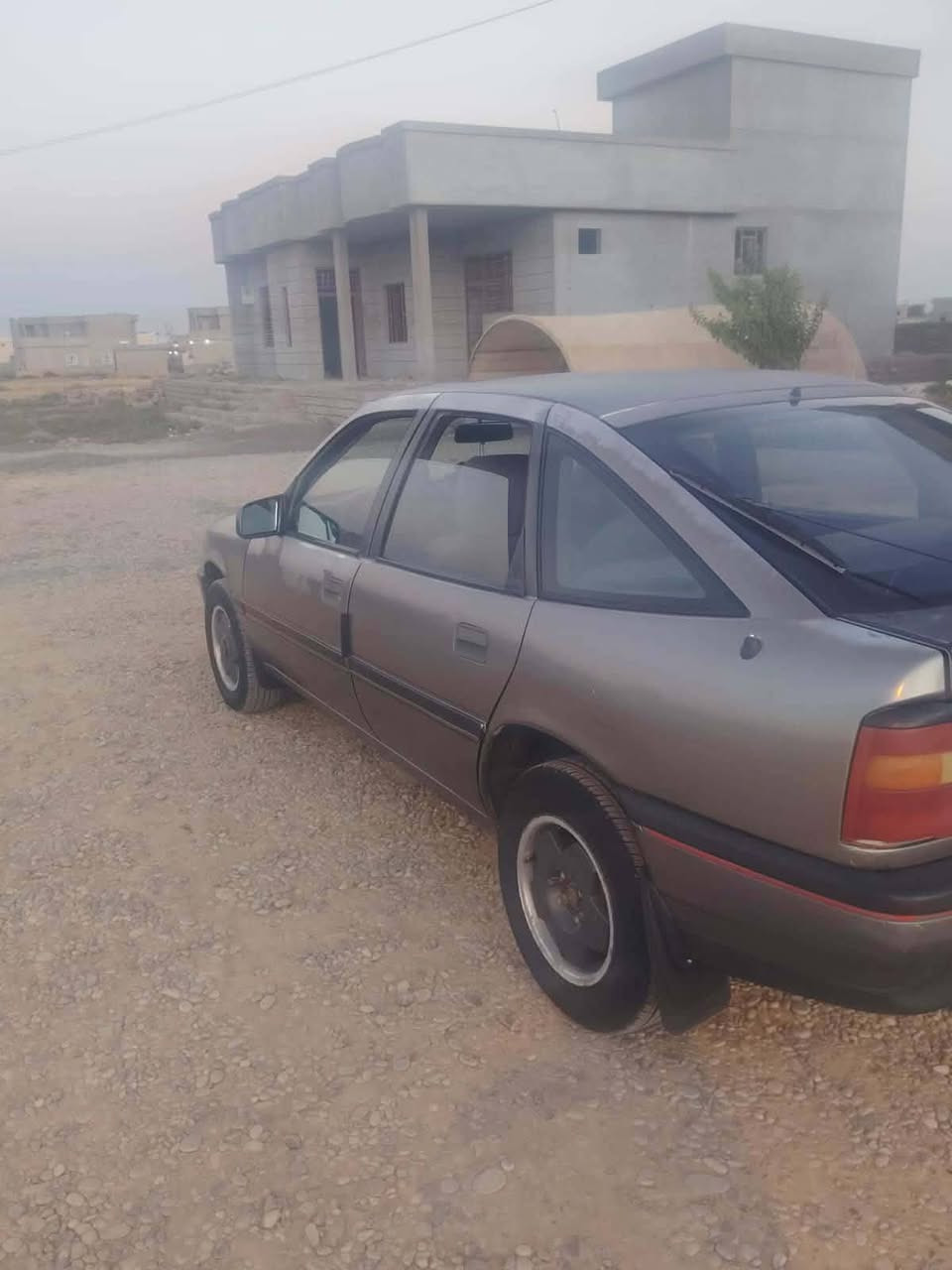 السلام عليكم مكلف بلنشر فكترا للبيع حجم 20كيرمحرك شرط موديل 91رقم دولي طخم جديد تاير جدد كهربائيات كلهه شغاله بدون صبغ شرط وكاله وتحويل السعر 32وبيهه مجال ***********
