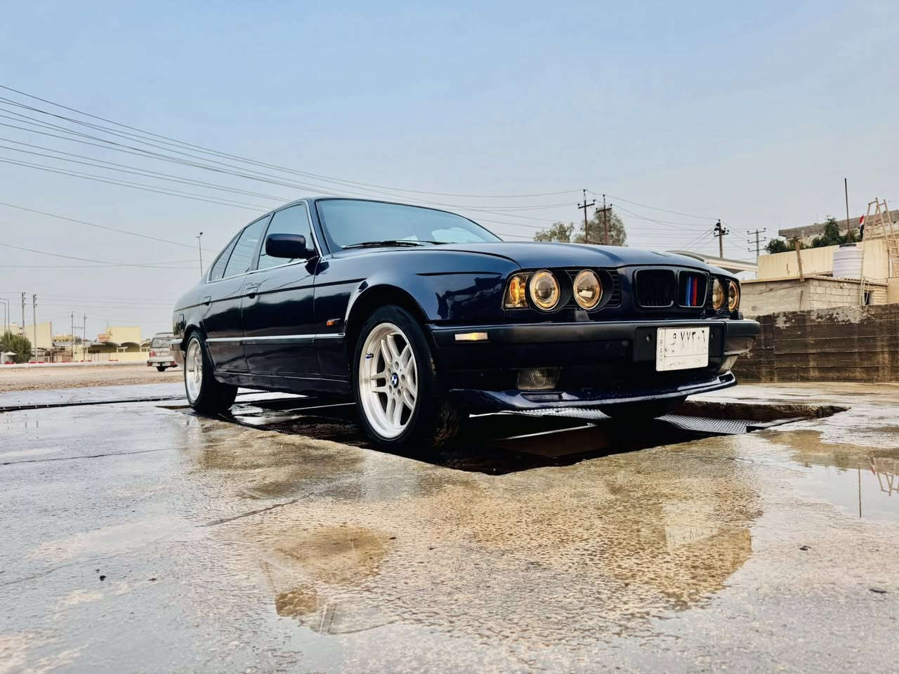 السلام عليكم
الحلال 540i. V8 
للمراوس بميماتي اوباخره فقط


**إذا كنت صاحب هذا الإعلان وتريد حذفه لأي سبب، رجاءا أرسل رسالة إلى الدعم الفني**