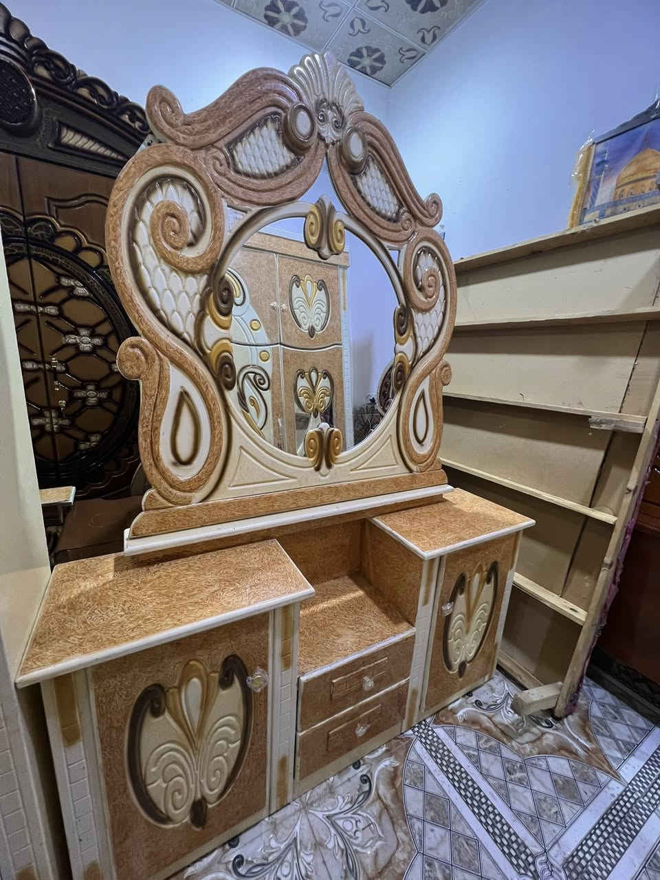 غرفه اخشاب ام السته طابقين جديده باكيت سعر 750 عنوان سوك الشيوخ حي العسكري رقم ***********@إشارة
