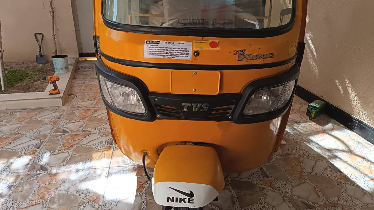 السلام عليكم 
تكتك موديل 2020 اوراق بصره باسم الوكيل وعندي وكاله تحويل باسمك بنفس الوقت السعر 6000000 بيها مجال قليل تكتك نضيفه ما مفتوحه تفحص وتشوف مكينه ناعمه ما ناقصه شي الاتصال على الرقم ***********
