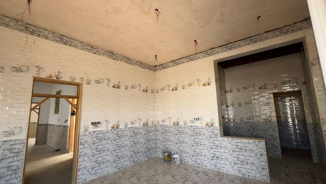 بستان مع بيت حديث المساحة 4دونم
المكان ناحية الفضليه صوب الشارع سياحي باتجاه الناصريه  كما موضح في الصور للستفسار خاص او الاتصال على هذا الرقم 
***********
