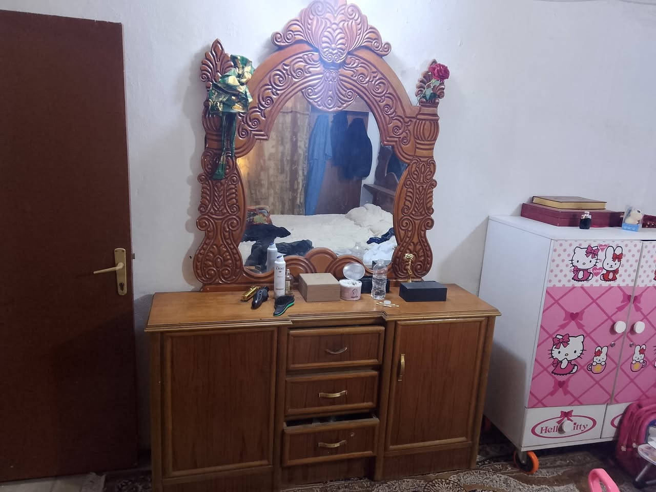 غرفه 5ابواب صاج نضيفه تكمه توصى ***********
