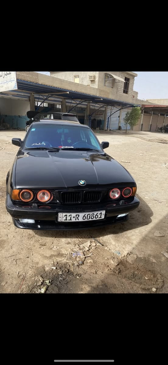 السلام عليكم
بيءم موديل 90 رقم بغداد دوالي تبريد ثالج حداديه 100 كشنات كهرباء سلايت شغال منضومه  زنون المكينه 35مفتوح 
ألون اسود غير محدد تخم تاير جديد مكان السياره صلاح الدين الضلوعيه الرقم ***********  السعر58 بيه مجال
