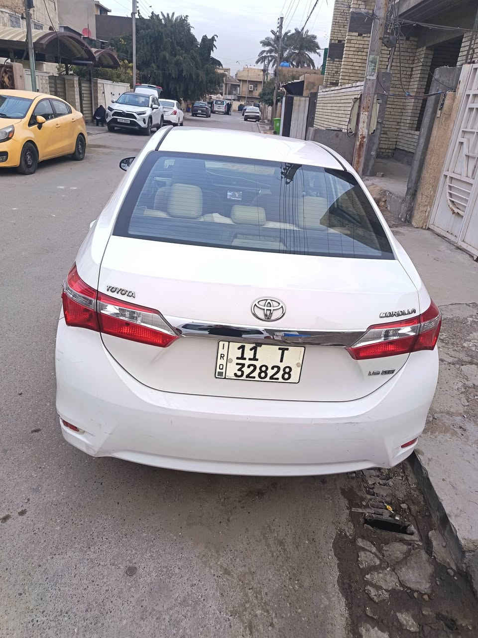كورلا خليجي موديل ١٥ سياره جهازه من كل شي سعر ١٤٨ وبيها مجال بسيط العنوان بغداد الكرخ رقم الهاتف ***********
