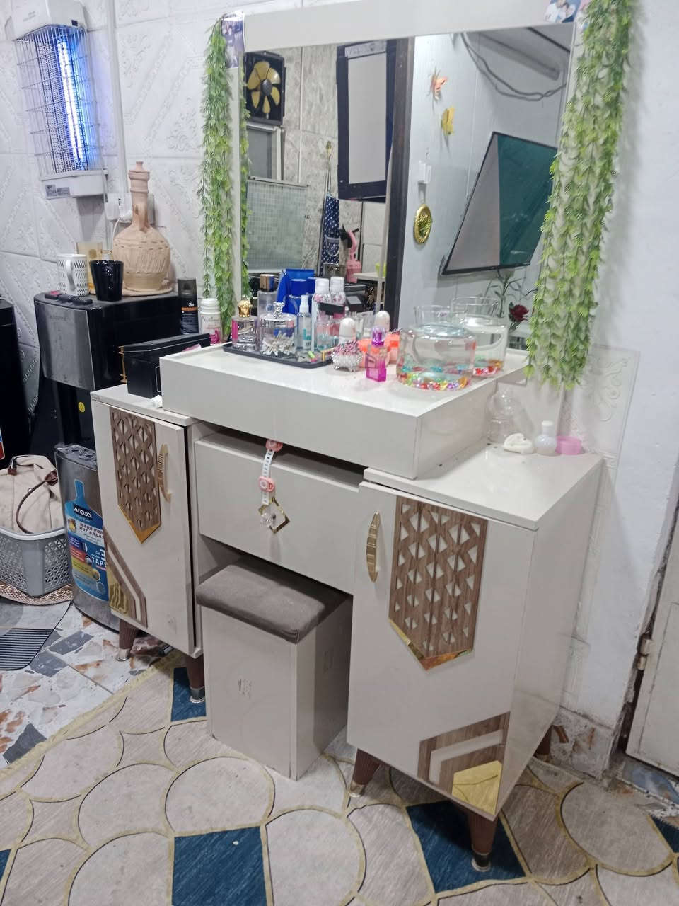 السلام عليكم غرفة تركيه للبيع 8قطع مستعمله استعمال قليل  كنتور 6بوب  مستعجل ع بيعته   اطي سعرك وبل عافيه


**إذا كنت صاحب هذا الإعلان وتريد حذفه لأي سبب، رجاءا أرسل رسالة إلى الدعم الفني**