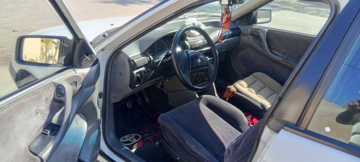 سياره للبيع نظيف كلش محرك 18 موديل 93 بي دفتر بنزين سنويه لغايه 2027 تايرات جديد بطاريه جديد سعر 40بي مجال اتصال الرقم ***********

