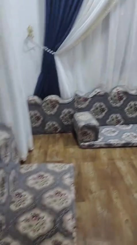 السلام عليكم كعده ملكي البيع سعره 300 الف  شراي تصل هاذ رقم
البصره كرمه على ***********
