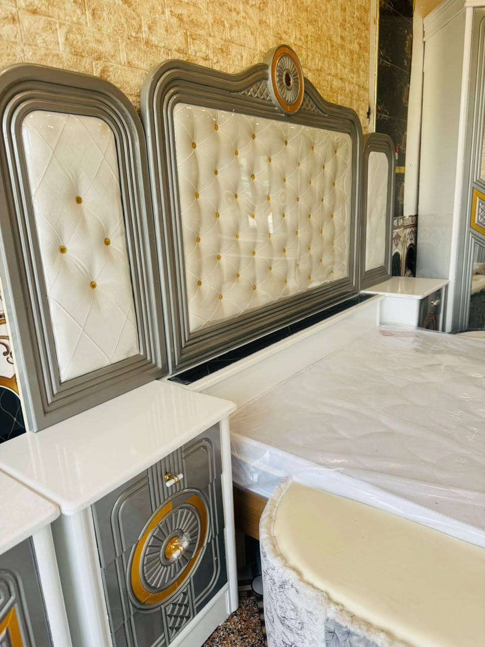 يعلن معمل ومعرض الجشعمي 
بمناسبة اقتراب عيد الفطر المبارك 
عرض خاص لمدة 7 ايام 
الكميه محدوده 
غرفة نوم صاج عراقي 
صبغ حراري درجه اولى 
السعر مليون و800
الرمادي التأميم شارع المشاتل 
قرب ركن المدينه 
للاستفسار ***********📞
