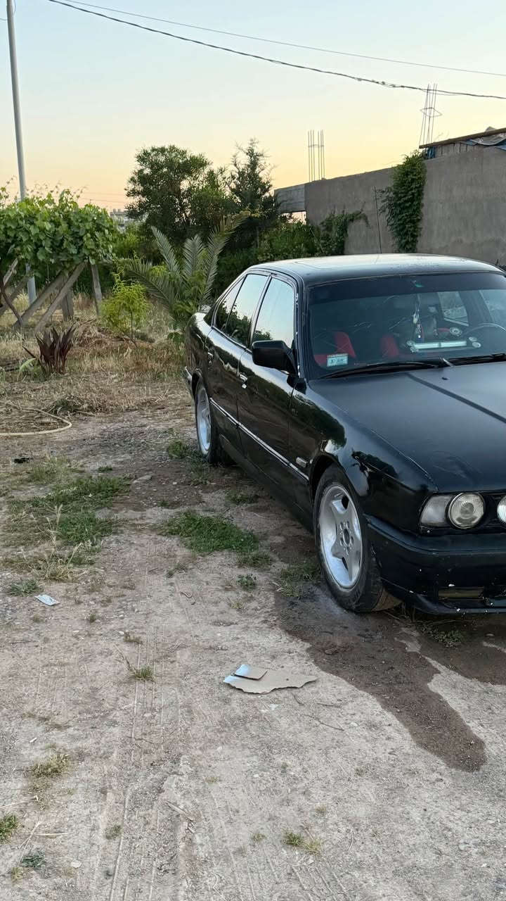 سلاوي خواي گه وره تان لي بيت بيئيم موديل 1991سياره كه فوله به س گير عا ديه سيلايت دوو جام كاره با گيرو مه كينه به شرت مو سو برانه وه به شرت اولياته به ناو نا كري به شرتي حدزو كيشه ي مه ده ني گورينه وه ش ده كم به شتيك به دلم بيت ***********ته له فون شقلاوة, أربيل
