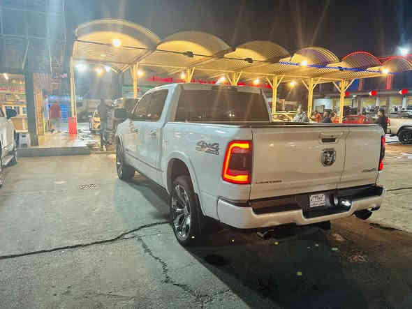 رام لمتد كلين تايتل
فول مواصفات ١/١
تشغيل عن بعد
دخول ذكي ٤ بيبان بصمة 
كاميرات ٣٦٠
بانوراما
جامة خلفية كهرباء 
كاميرا رجوع 
شاشة كبيرة
عينة دجتال دسبلي 
كشنات كهرباء ( تدفئة وتبريد)
تحديد مسار 
تحديد سرعة
توقف أوتوماتيكي 
مرايا جانبي كهرباء
بابين صندوق 
بلوتوث 
كار بلي 
٤ وضعيات قيادة 
دفع خلفي و رباعي 
والمزيد من المواصفات..

للمزيد من المعلومات 
الاتصال 
***********
