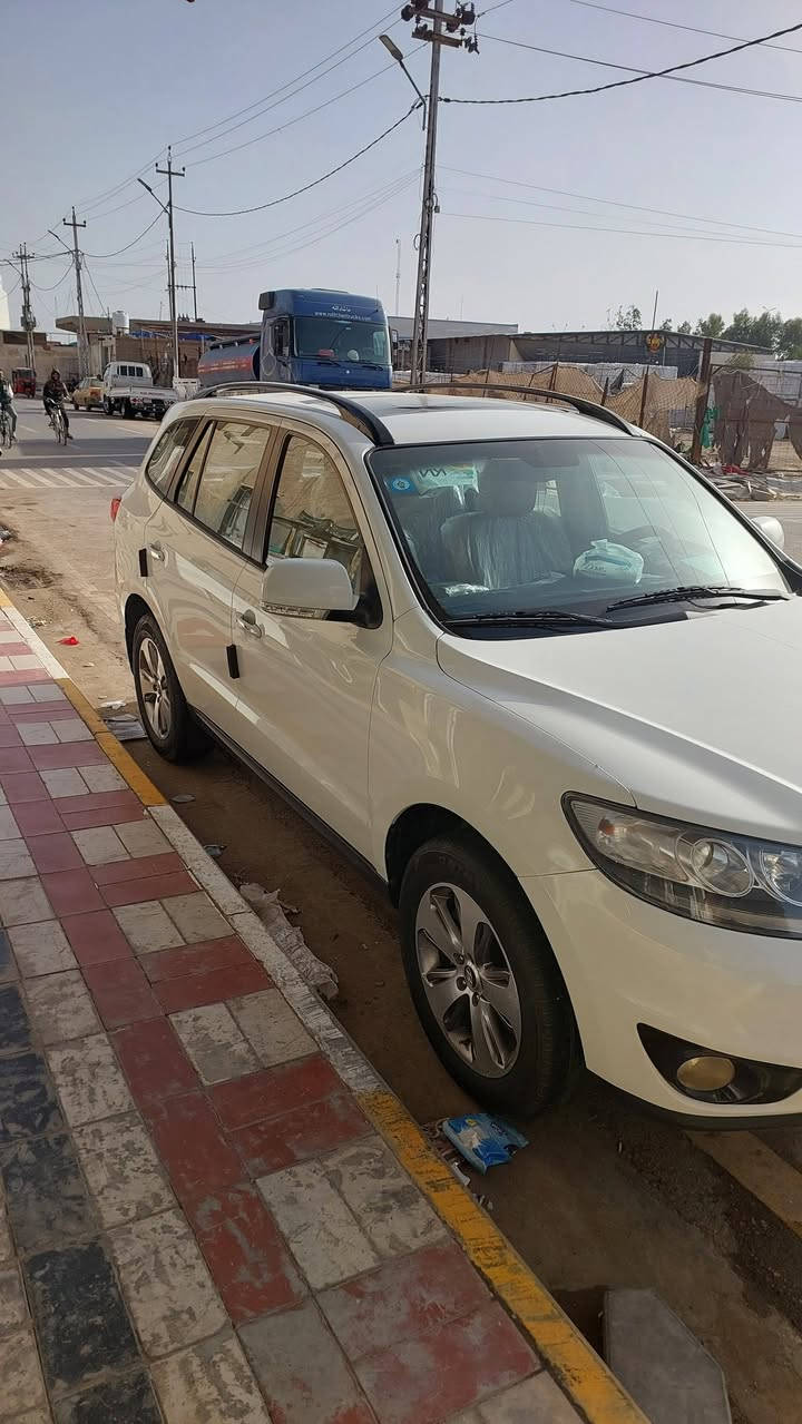 السلام عليكم سنتافي للبيع موديل ١٢ سته سلندر مكينه مكفوله والكشر موضح عندك بالسونار مكان السيارة واسط قضاء النعمانية للاستفسار التواصل على الرقم ***********
