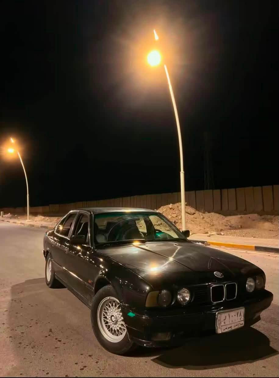 سلام عليكم 
للبيع BMW موديل ١٩٩٢ مسكر عدل صبغ احزام تعمير جديد تخم تاير جديد صدر جديد تبريد ثلج مكينه تبخير قليل نقص دعاميه خلفيه فقط وابطاين مو حيل انضاف هذني النقوصات فقط رقم صلاح الدين سنويه ساقطه
للستفسار اكثر الاتصال ***********
