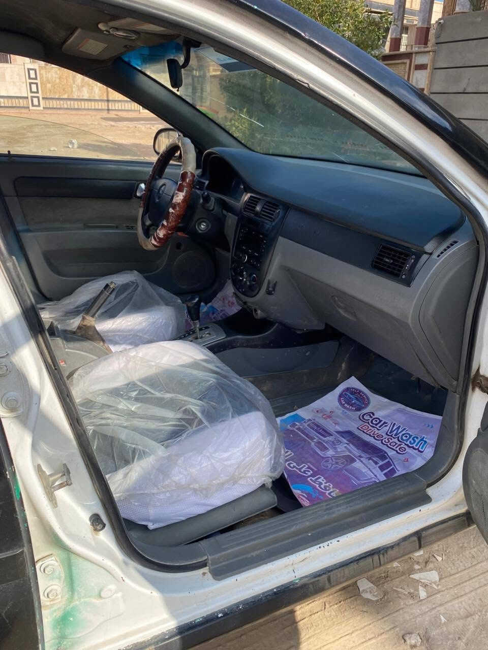 اوبتره مزاد٢٠١٤
السياره جاهزه على اخر حبايه فقط على لصبغ 
كير مكينه حداده كله جاهز 
سنتر لوك جام دعاميات كله جديد 
السعر ٤٥ وبي مجال للشراي السياره جديده ماشيه ١٠٥ وقابل للزياده 
السياره احله من لصور 
المكان حله شارع ٦٠
الرقم ***********
