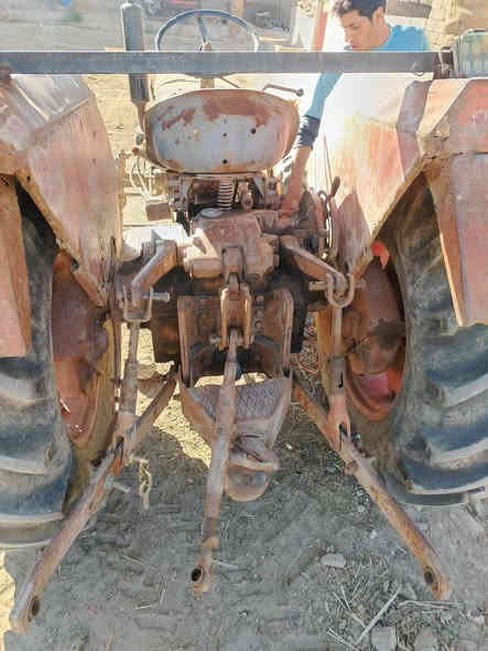 مكينه عنتر موديل ٨٨  تخم تايرات 4 جدد سنويه وكاله ب اسمي مع فدان وديچ كهربائيات كامله المكان بابل الطليعه (الوسامه))
مكلف ب النشر
 رقم صاحب المكينه ***********
