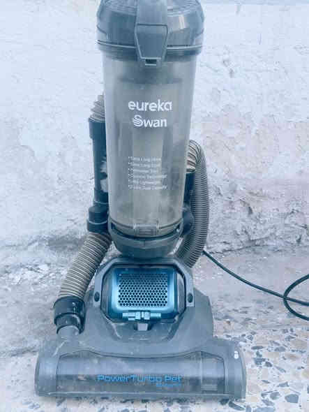 مكناسة كهربائية شغالات وسحبهن قوي  
العمودية نظيفة واستعمال قليل كلش سعرها  45 وبيها مجال
والثانية ب30 وبيها مجال 
تجي تفحص وتشوف السحب مالها 
واتساب واتصال 
*********** عمارة
