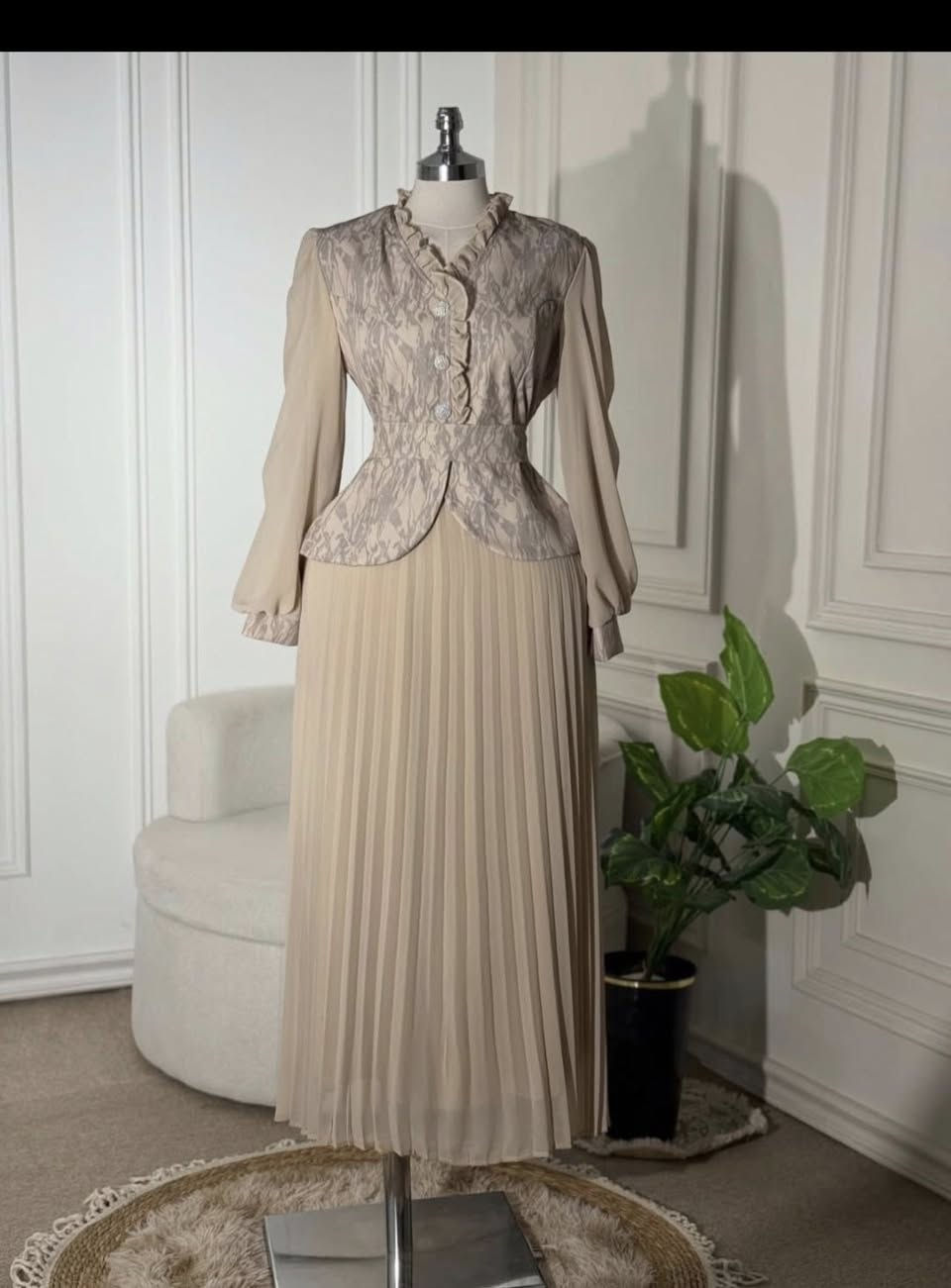 فستان العيد❤‍🩹
السعر 35الف فقط 
خامة شيفون مبطن 
38-40-42-44-46


**إذا كنت صاحب هذا الإعلان وتريد حذفه لأي سبب، رجاءا أرسل رسالة إلى الدعم الفني**