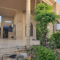 الخالدية قرب الرشيد • ٣١٨م • ٤ سبالت