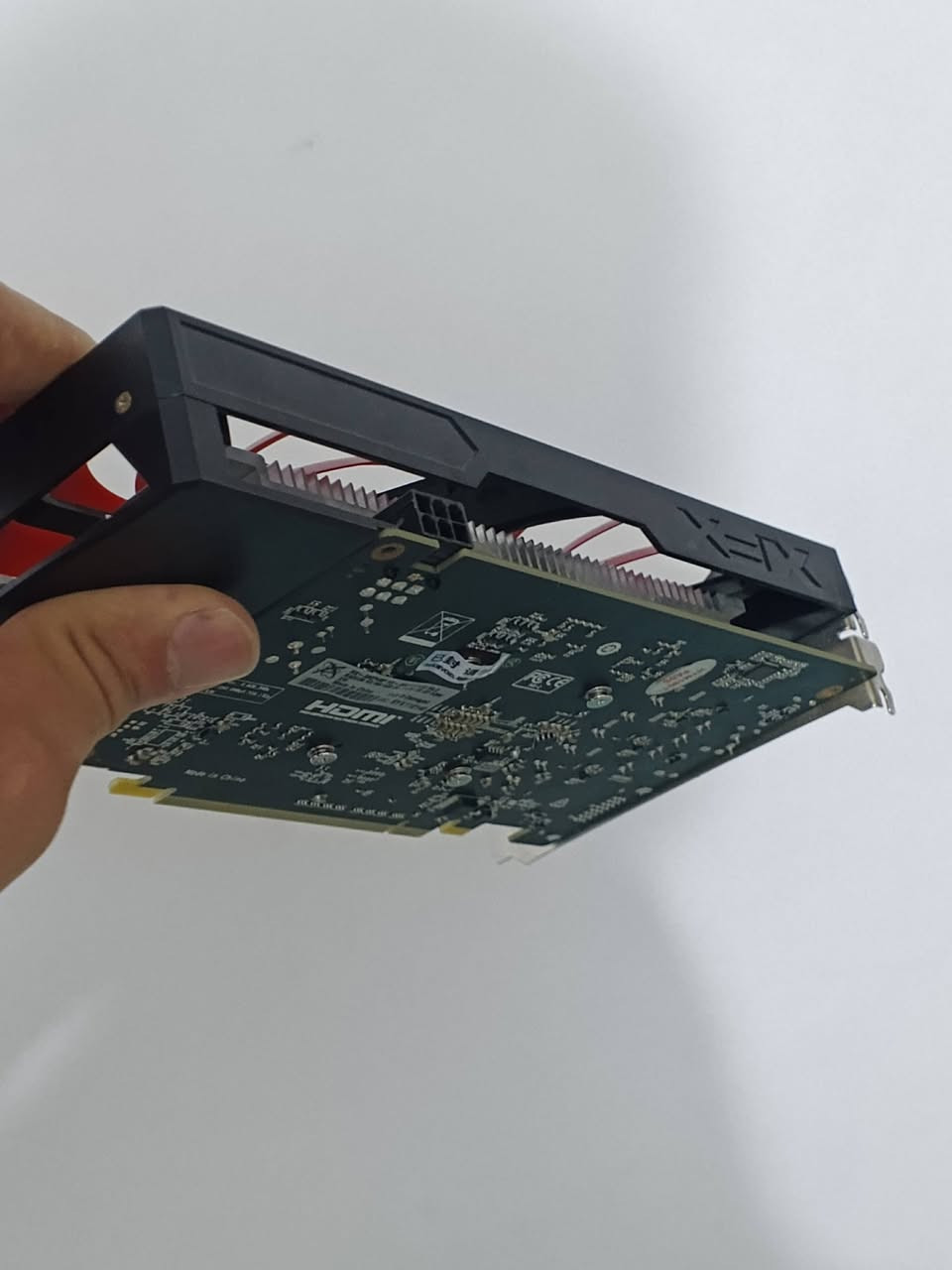 كرت شاشة rx 560 4gb شغال بس من تشغل لعبة يكرش 
سعر 30 الف قفل 
مكان كربلاء يم مستشفى الكفيل يوجد توصيل محافضات 
***********
