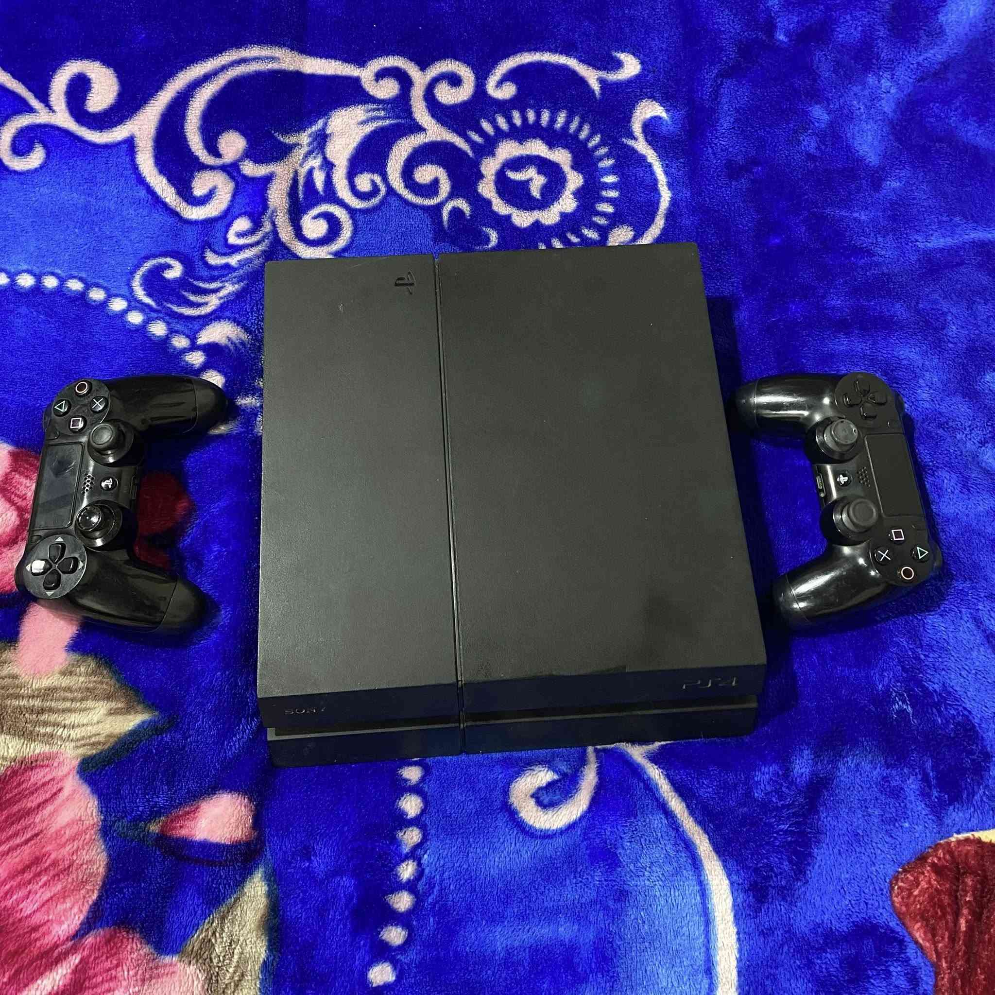 للبيع: (Play Station 4 (Fat مستعمل -اونلاين شغال %100.
المرفقات: ذراعين تحكم (يدات ثنين)، قرص آلة الحرب
(الجزء الثاني ريمسترد)، قرص فيفا 20، وكيبل تشغيل (سلك HDMI غير مرفق). الجهاز نظيف ويعمل بدون مشاكل صوت/صورة، وغير مصلح فقط تم تنظيفه وتم اختبار الأداء والأقراص تشتغل. مناسب لمن يبحث عن جهاز لعب بسعر معقول. السعر ٢٣٥ بي مجال للشراي 
للحجز أو للاستفسار أو صور إضافية راسلني (بالخاص)


**إذا كنت صاحب هذا الإعلان وتريد حذفه لأي سبب، رجاءا أرسل رسالة إلى الدعم الفني**