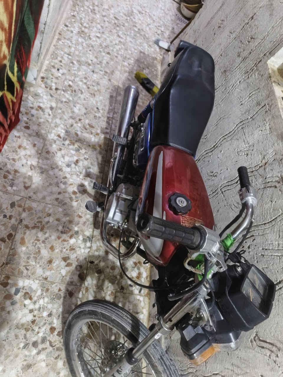 سلام عليكم  درجه البيع نامه وراق مديل 21 درجه نضيفه شوفت عينك عوزهه شويه ترتبات سعر 500 وبهه مجال حك جيه


**إذا كنت صاحب هذا الإعلان وتريد حذفه لأي سبب، رجاءا أرسل رسالة إلى الدعم الفني**