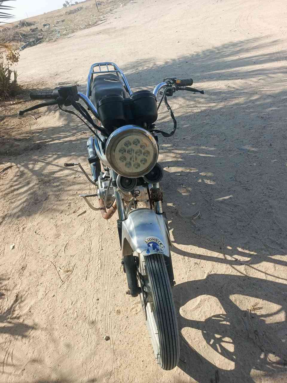 سلام عليكم شباب دايون عظم مديل 21 دراجه البيع  عوزه ترتيبات ظفيرته جديده وباتري  شقال  ومناسبه مال جناي ***********
