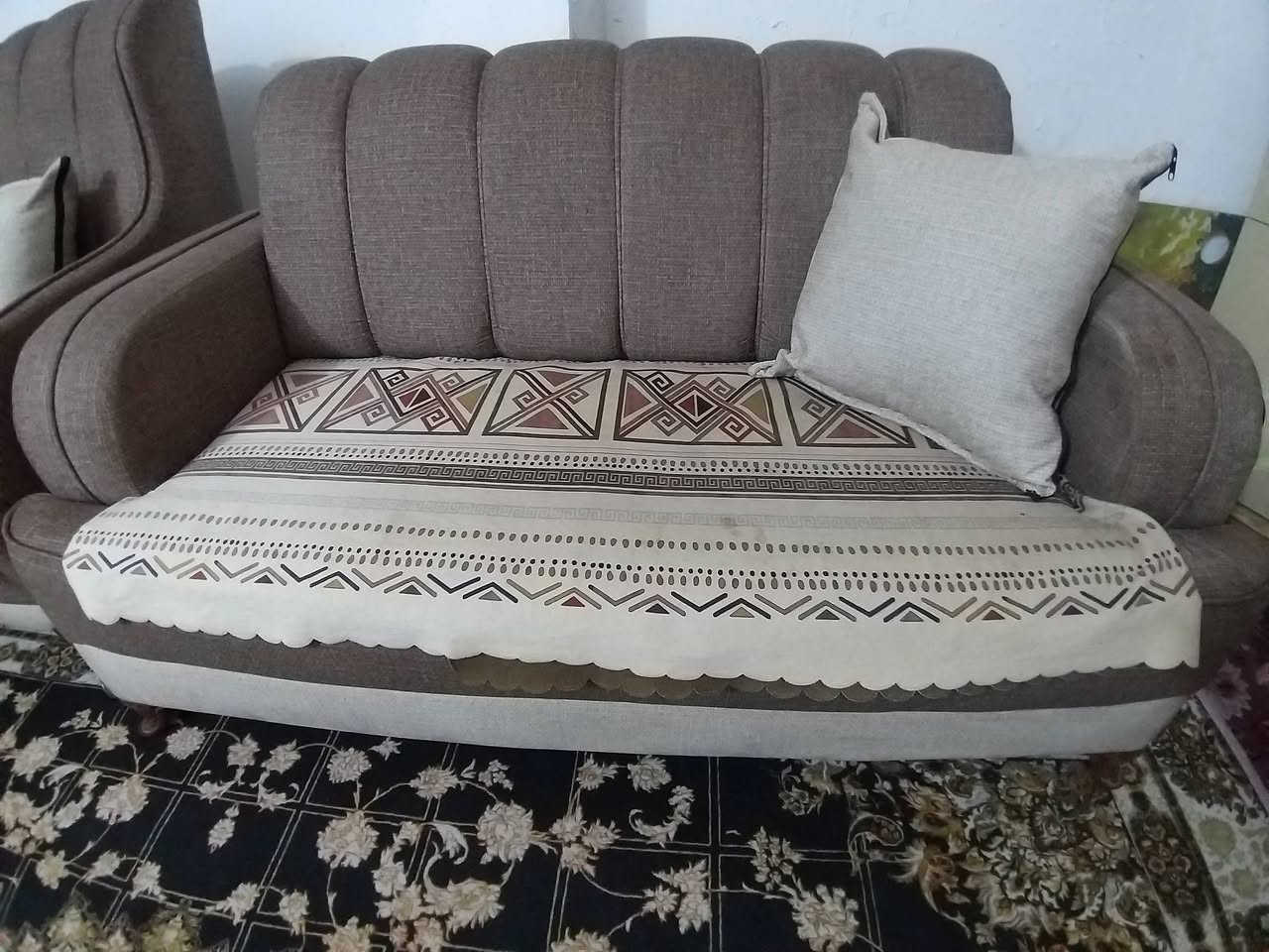 تخم للبيع 5 مقاعد مابي اضرار نظيف جدا تزكام  للاستفسار الاتصال على الرقم ***********
