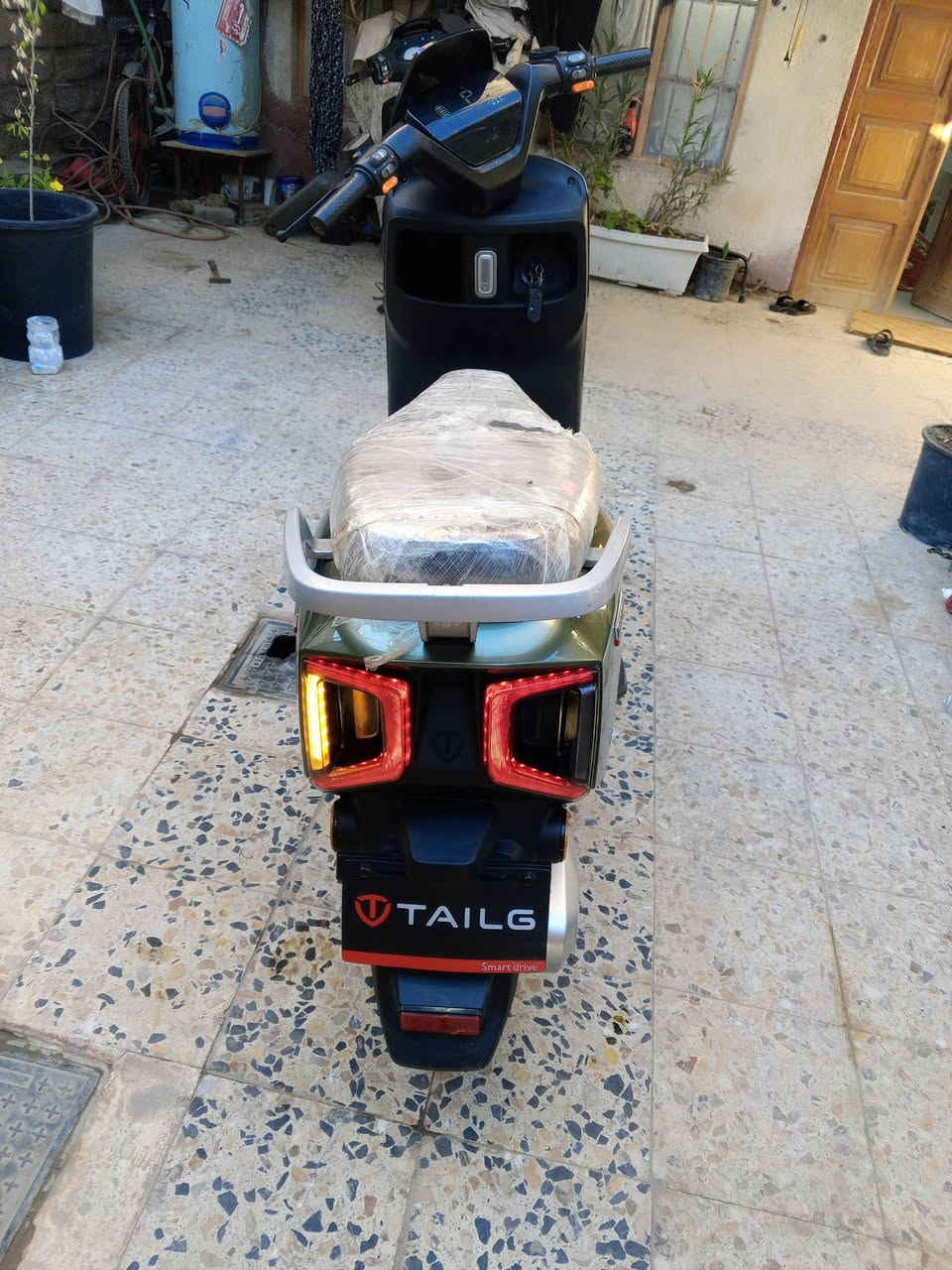 سلام عليكم مكلف ب النشر دراجه شحن للبيع السعر خاص الرقم  ***********مكان بصره ابو  تفاصيل خاص
