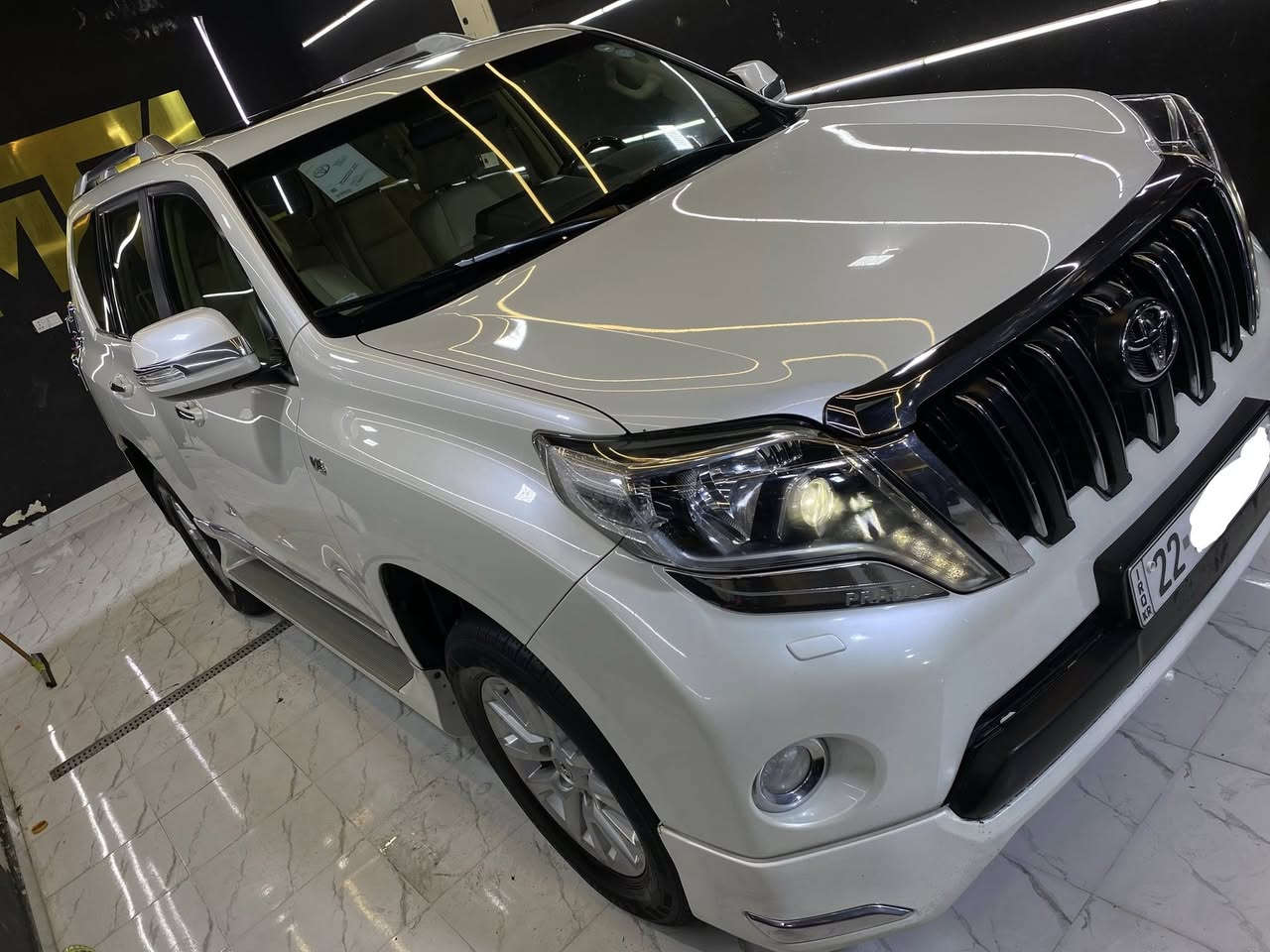 تويوتا برادو 2016 فئة TXL فول خليجي وكالة ساز ماشية 194 الف و ارقم اربيل الجديد تحويل مباشر بصمة سلايد جلد 
و كراسي كهرباء ومحرك V6 السيارة بيه 
طخة بسيطة بين البابتين بدون دواخل و 
بدون ايرباك وصار بيه صبغ بابتين جهه 
سايق وبيه سونار و محرك كير مكفولات أبيع شرط السونار و سعره جداً حلو و
مناسب سعره 28500$ الف دولار او 
285 ورقة وبيه مجال ومكاني هو بغداد 
ورقمي الاتصال ***********  ومحرك 6سلندر حجم 4000
