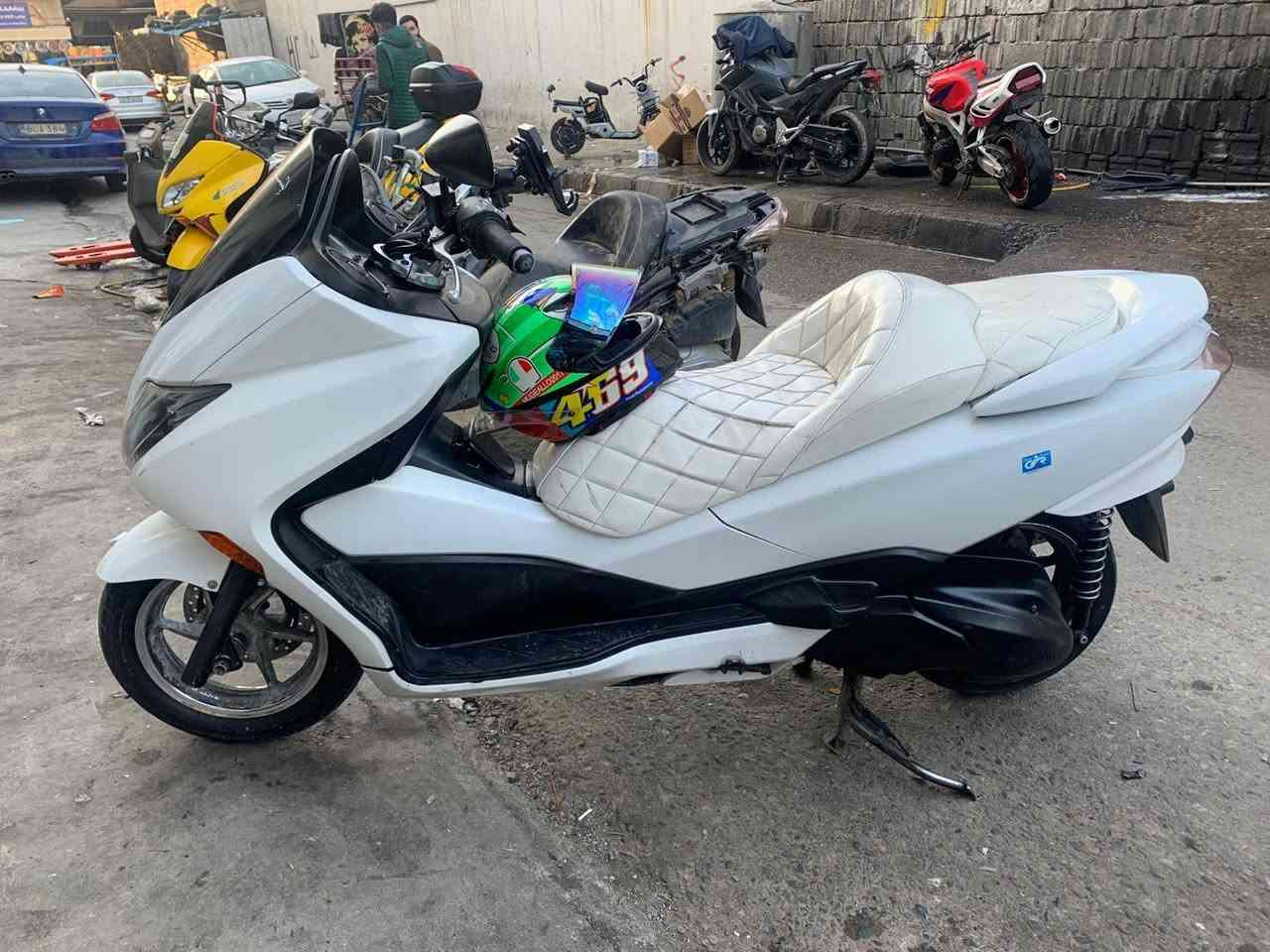 اربيل دراجة للبيع فورزا.0.10 
 دراجة كفالة من السرقة محرك كير شرط
رقم الموبايل *********** أربيل, العراق
