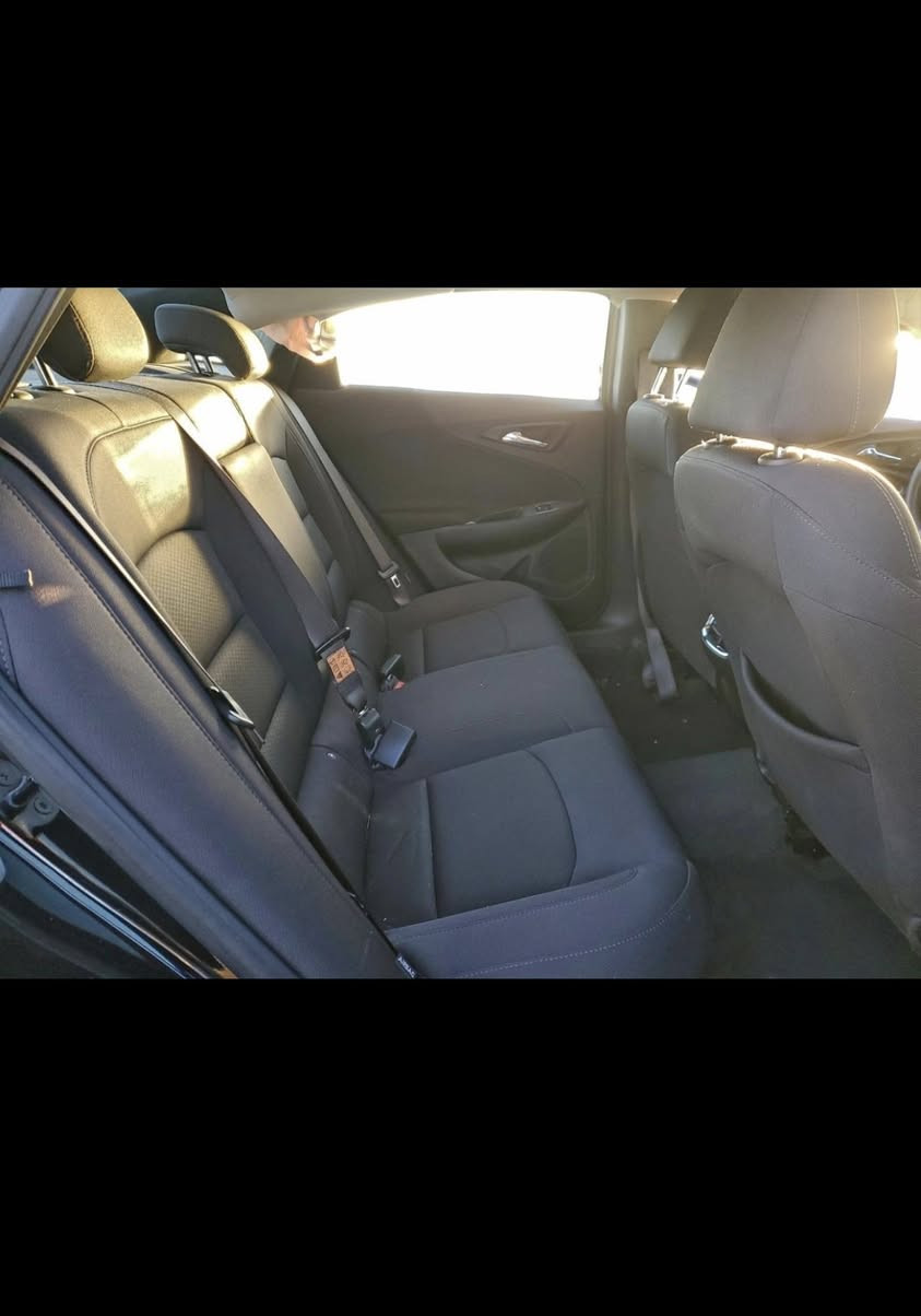 مدة الوصول 60 يوم قابل للتغيير
شفروليت ماليبو LT موديل 2024 محرك 1.5 توربو مع ناقل حركة أوتوماتيك ودفع أمامي وتوفر قيادة مريحة واقتصادية.تحتوي على فتحة سقف ونظام دخول ذكي بصمة مع تشغيل عن بعد وشاشة معلومات وترفيه تدعم أبل كاربلاي وأندرويد مكيف هواء قطعتين مثبت سرعة، بلوتوث
ومرايا كهربائية من ناحية السلامة تشمل كاميرا خلفية، حساسات ركن، نظام فرامل مانعة للانغلاق ABS
ماشيه 57 

الضرر كما موضح بالصور 
عرض خاااص
يمكن  إدخالها على كتاب الشهداء بسعر 90 ورقة 
أو شمالي بسعر 115 ورقة مصلح كاتي

للاستفسار والتواصل على الخاص أو الاتصال على الأرقام التالية:
📞 *********** – آسياسيل
📞 *********** – كورك
