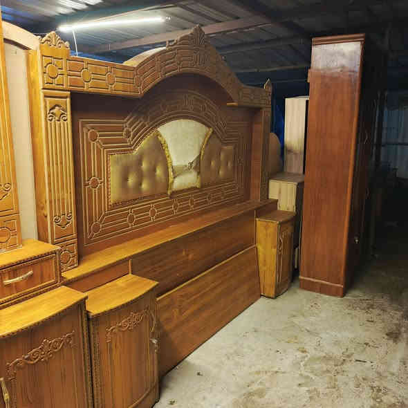 غرفه طابق وربع 6باب مستخدمه 
المكان حي العسكري 
السعر850مع شد ونقل
للاستفسار الاتصال ***********
