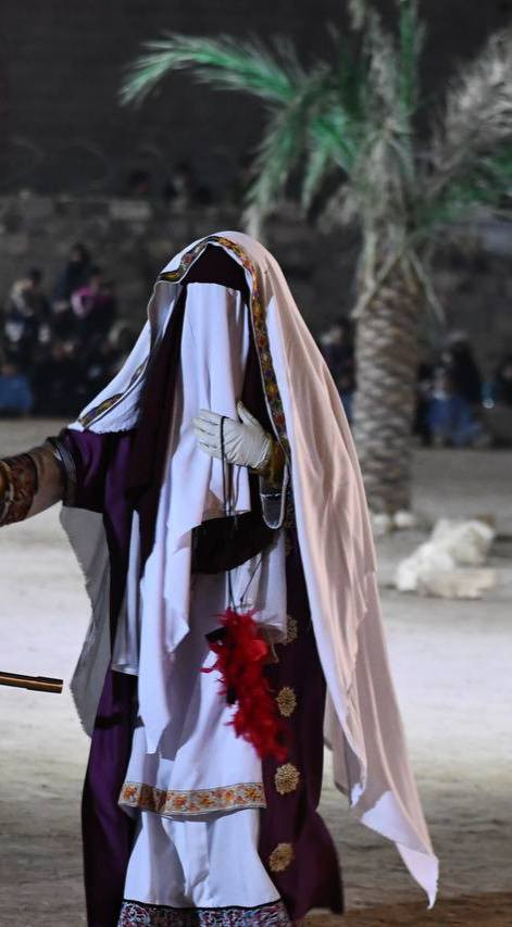 السلام عليكم العبايه نسائيه البنفسجيه
للبيع  قيم واخذ اني مادور ماده  ولااعامل بلخدمه واحنه كلنه خدمه لاهل البيت ع
والزي الابيض الطويل للبيع السعر 
🛑البسن فقط بمشهد واحد مره وحده🛑
‏‪***********‬‏ واتساب توصيل موجود
