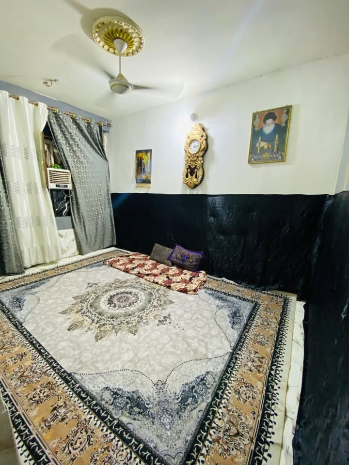 سلام عليكم للبيت للبيع الحسينيه نهايه خدمات مسقط مقابل شارع العام البيت مساحه ٦٦ واقع حال ٨٥ 
السعر ٤٥ وبي مجال 
الاستفسار على الرقم 
***********
