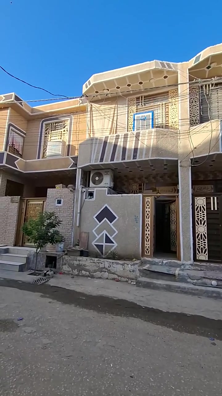 اعلان رقم(١٤٤) 
دار للبيع المساحه ٥٠م طابق ونص بناء حديث سند(٢٥) حي ميثم التمار كربلاء  للاستفسار(***********) واتساب مكتب الكناني للعقار كربلاء.
