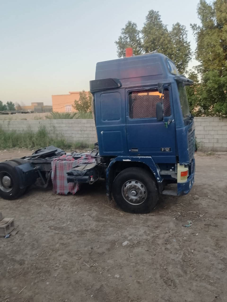 للبيع كفالة عامه كير محرك شاصي كهرباء كامله لا تنقيص ولا بخار رقم جديد كبل للعمل السعر 110 او بيهه مجال مديل 93 محرك 22 كير 3 3  ***********
