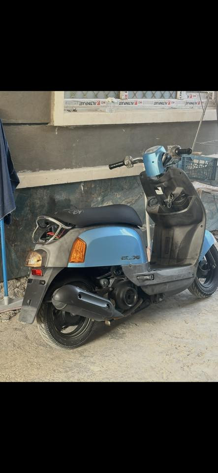 دراجه بوليسي نظيفه مكينه جديده ما مفتوح منها ولا برغي بيها الكفر مكسور الكدام وموجود مثل ما موضح بل صوره  تكدر تصلحه ب 10 يم ابو فايبر سعر الدراجه 600 وبيهه مجال لل طيبين وبكان الدراجه الدوره 120
***********
