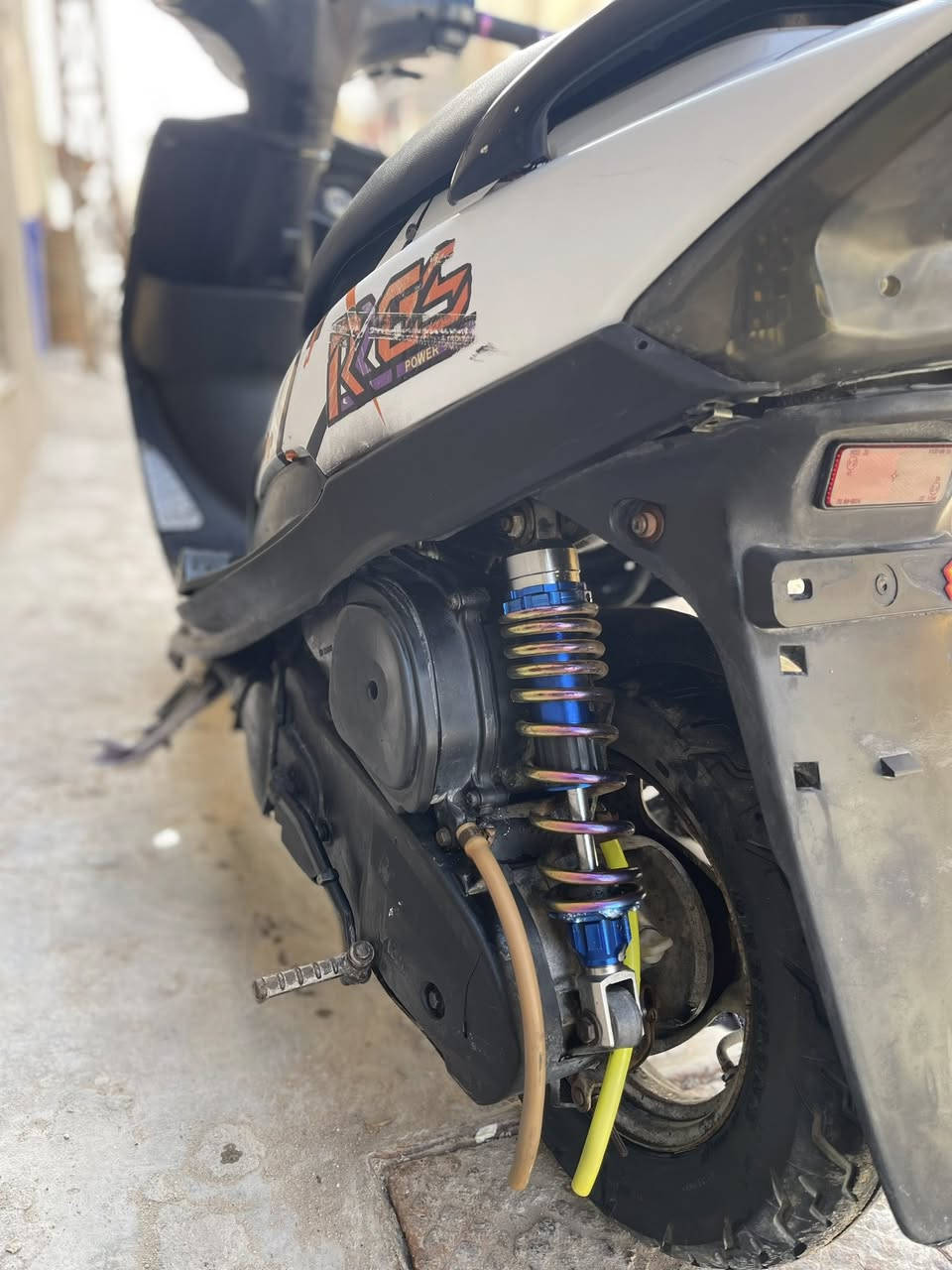 دراجة ماكس للبيع مفتوحة مجفتها ومحولها من بوشة 55الى بلاديه نضيفة وكلشي شغال بيها ماناقصها شي سعرها 700وبيها مجال قليل


**إذا كنت صاحب هذا الإعلان وتريد حذفه لأي سبب، رجاءا أرسل رسالة إلى الدعم الفني**