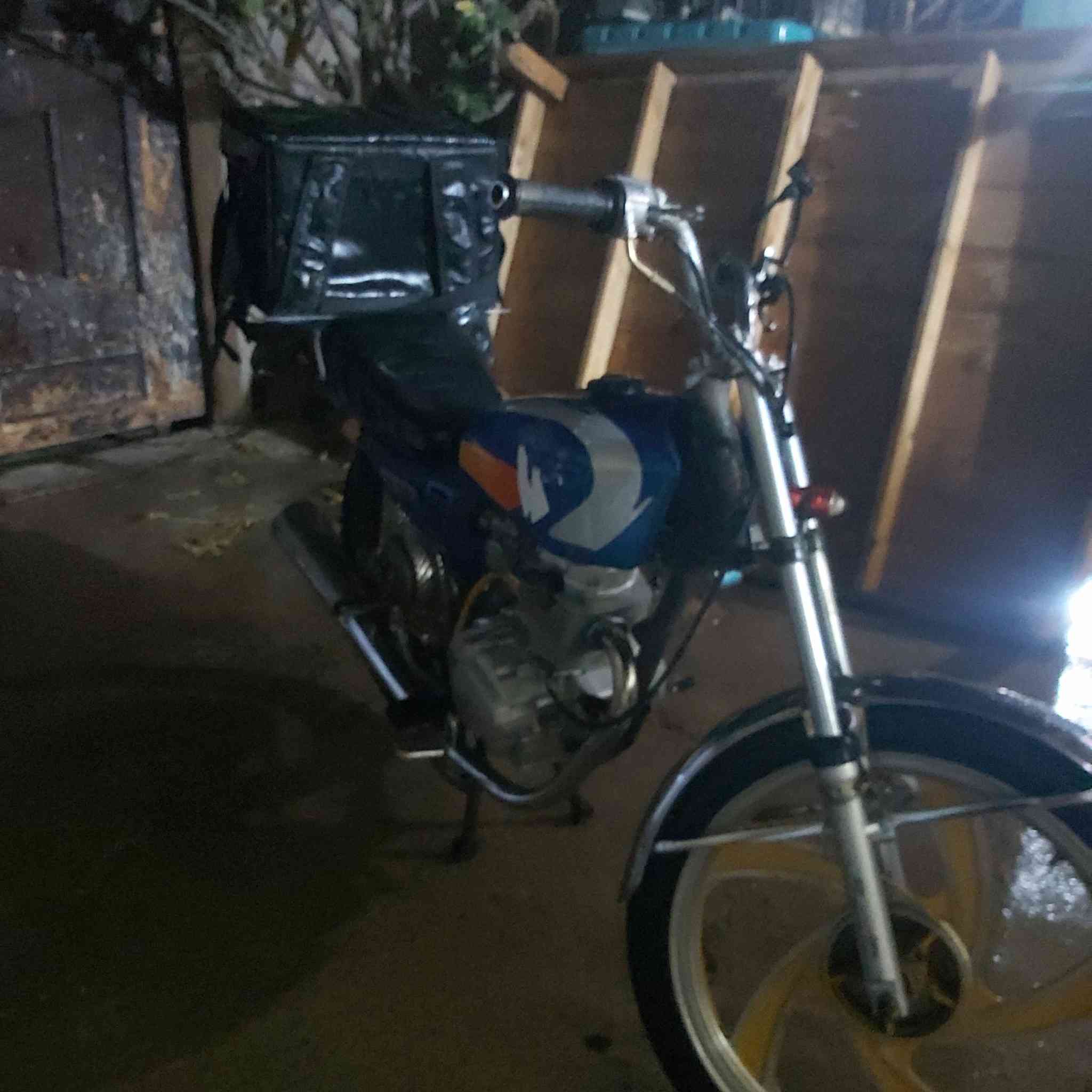 السلام عليكم
دراجه تايكر للبيع 

الموديل 19

مابيه أوراق 

السعر 250او بيه مجال 

الرقم {***********}خاص مارد 

العنوان ديالى بعقوبه🤍🖐

ويل أمامي مال جني تكدره تبدله مو تكول ها مدري شنو

هاي كدام العين تجي تفحص يله تأخذه تحياتي للجميع
