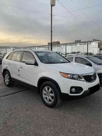 كيا سورينتو  موديل 2012  كير عادي  رقم سه نه وي جديد  غرامات 7 ورقه و ...