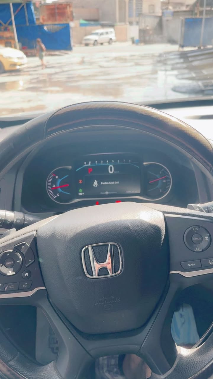 السلام عليكم اخوان اني مكلف بالنشر فقط
لبيع و مراوس و بيه مجال 
هوندا بايلوت ياباني ٢٠٢٢  ٧راكب 
وارد امريكي فول مواصفات ماعدا الكشنات مخمل
دخول جديد 
اللون السلفري المرغوب 
ماشي 49000 km قابله للزياده 
جديد زيرو تقريبا وضع شركة 
موجود وتساب و سيم كارت 
هـ ***********
 ❤️بيع و مراوس ❤️
المواصفات:
١-رادار امامي جانبي(نقطة عمياء) وخلفي 
٢-ترحيب ودخول ذكي 
٣-سويج بصمة وتشغيل عن بعد 
٤-لايت زينون ذكي وبلاجكتورات ضباب 
٥-محرك ٣ونص ٦ سلندر المرغوب 
٦-اشاير بالمري 
٧-كشنات كهربائيه حركات  وتدفئة كشنات 
اوضاع قيادة ايكو وسبورت وثلجي
٩-تحديد مسار ذكي وياخطوط الشارع 
١٠-نقاط عمياء وكامرة ذكية ٣ وضعيات دوارة 
١١-مثبت سرعة كروز عادي وذكي 
١٢-شاشة كار بلي وتدعم ايفون واندرويد 
١٣-منافذ usb وtypc  امامي ومقاعد الخلف والمقاعد الاخيرة 
١٤-تبريد ثلج بيانو ٣ قطع امامي ومقاعد الخلفية ومقاعد ال٧ راكب 
وشاشة تحكم خلفي 
١٥-صندوق ذكي شفط 
١٦-كير دكم المرغوب 
١٧-مراية ذكية تعيتم ذاتي 
١٨-ستيرن فول تحكمات وشفتات سرعة ٩نمر 
١٩-مساند جانبية شركة جلد
٢١-داخل مخمل ومدوشمهه جلد
٢٢-سيارة عزلها عالمي١٠٠% وحيف ماكو 
٢٣-سبير وعدة كامل 

رقم أربيل   وسنوية لحد نهاية ٢٠٢٩ وهزة لشهر( ١٢) ٢٠٢٥ شرط تحويل ثاني يوم
-----
الضرر:الجاملغ والباب الايمن موضح بالصور محرك السياره غير مضرر في الحادث 
  

مكان السيارة بغداد
السعر 270$ورقة وبيها مجال  
التواصل على الرقم
هـ ***********
