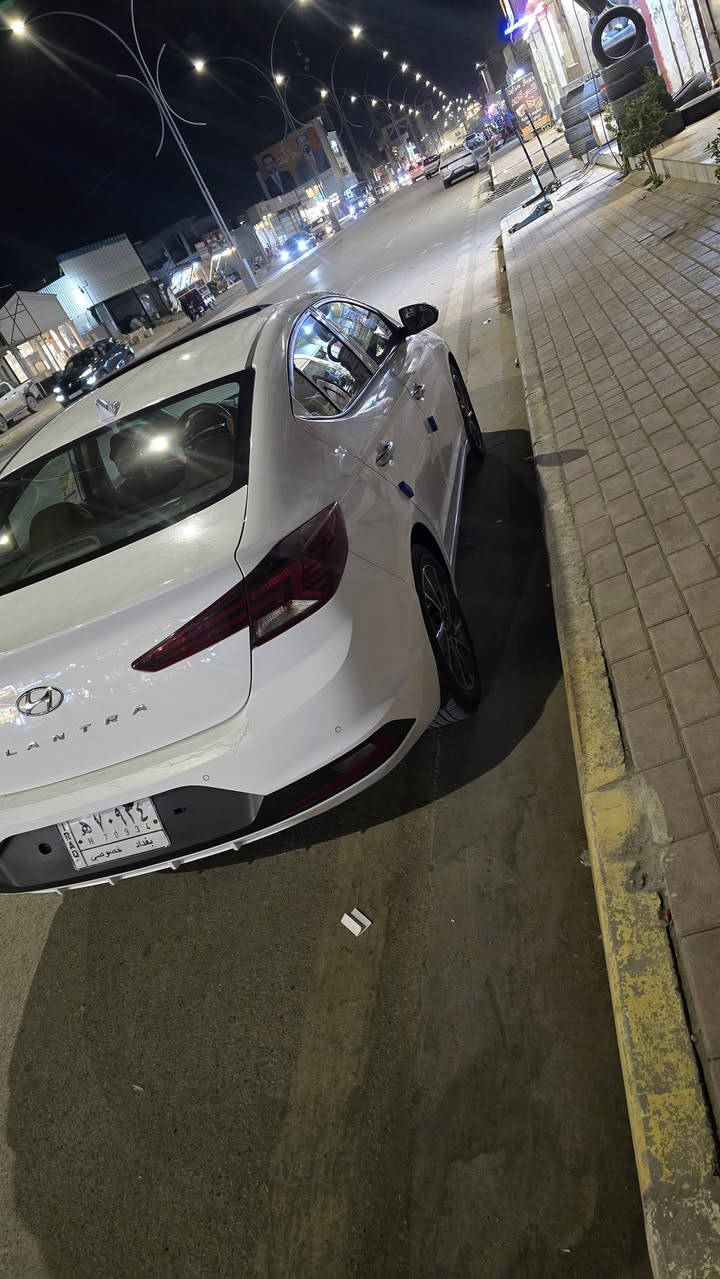 للبيع موديل 2020 خليجي سيار مكفوله عدات شبر بل بنيد سعر165 وبيه مجال شي قليل الرمادي تصال ***********
