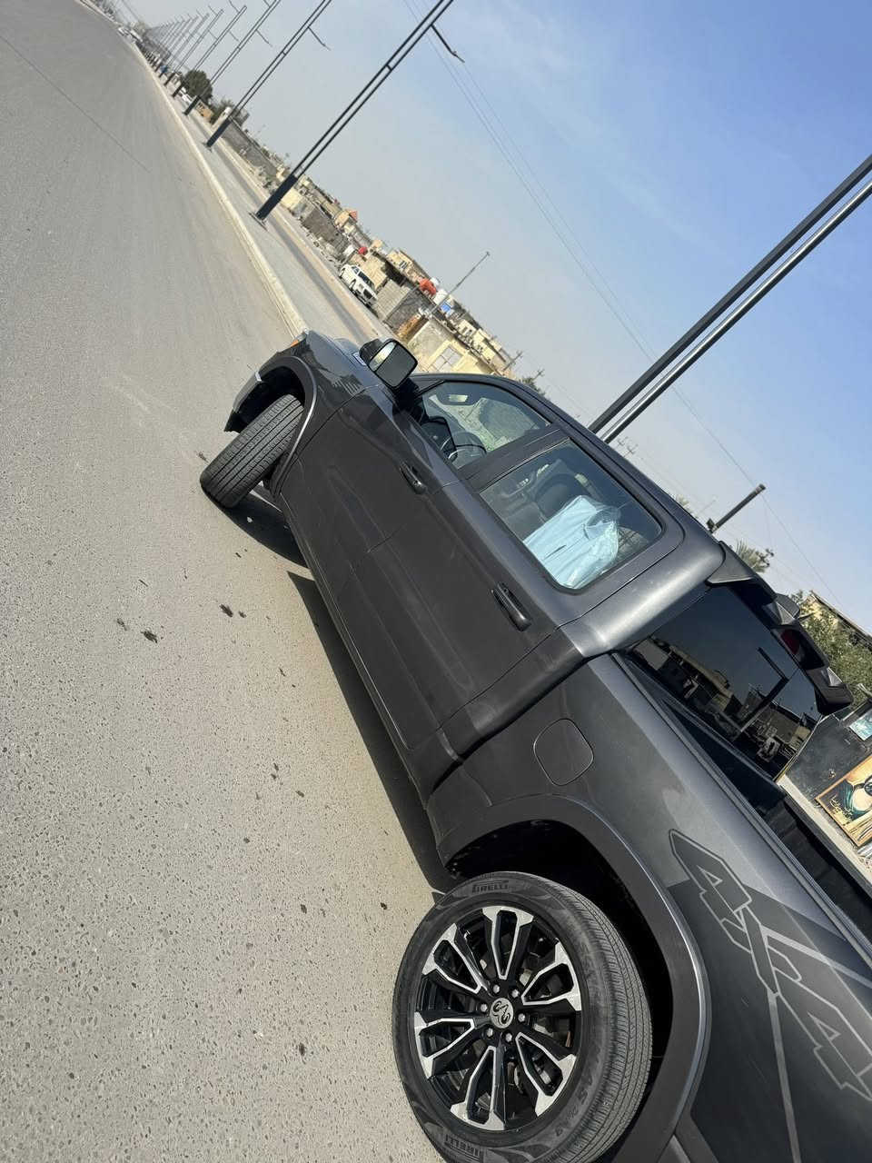 رام بك هورن موديل
2021  محرك 3.6
ماشية ٦٣ الف كيلو
باب طويل بدي قصير 
شاشة كبيرة
تدفئة ستيرن مع مقاعد الأمامية 
تحكم مقعد السائق كهربائي
تحكمات ستيرن و مثبت سرعة 
كامرة خلفية دوارة
ابل كار بلي 
 سايد بريك كهربائي
مراية خلفية سلايد
سستم صوت alpain مكون من 9 سماعات
رقم إربيل سنوية لل 2028
ابيع صبغ حزام بس هيه مو حزام بجم بدون صبغ بدون شواصي بدون لغود كلشي بلادي

السعر 220 بيهه مجال قليل
العنوان البصره اربع شوارع

***********

إذا تشوفه مغلق اتصل ع الواتساب
