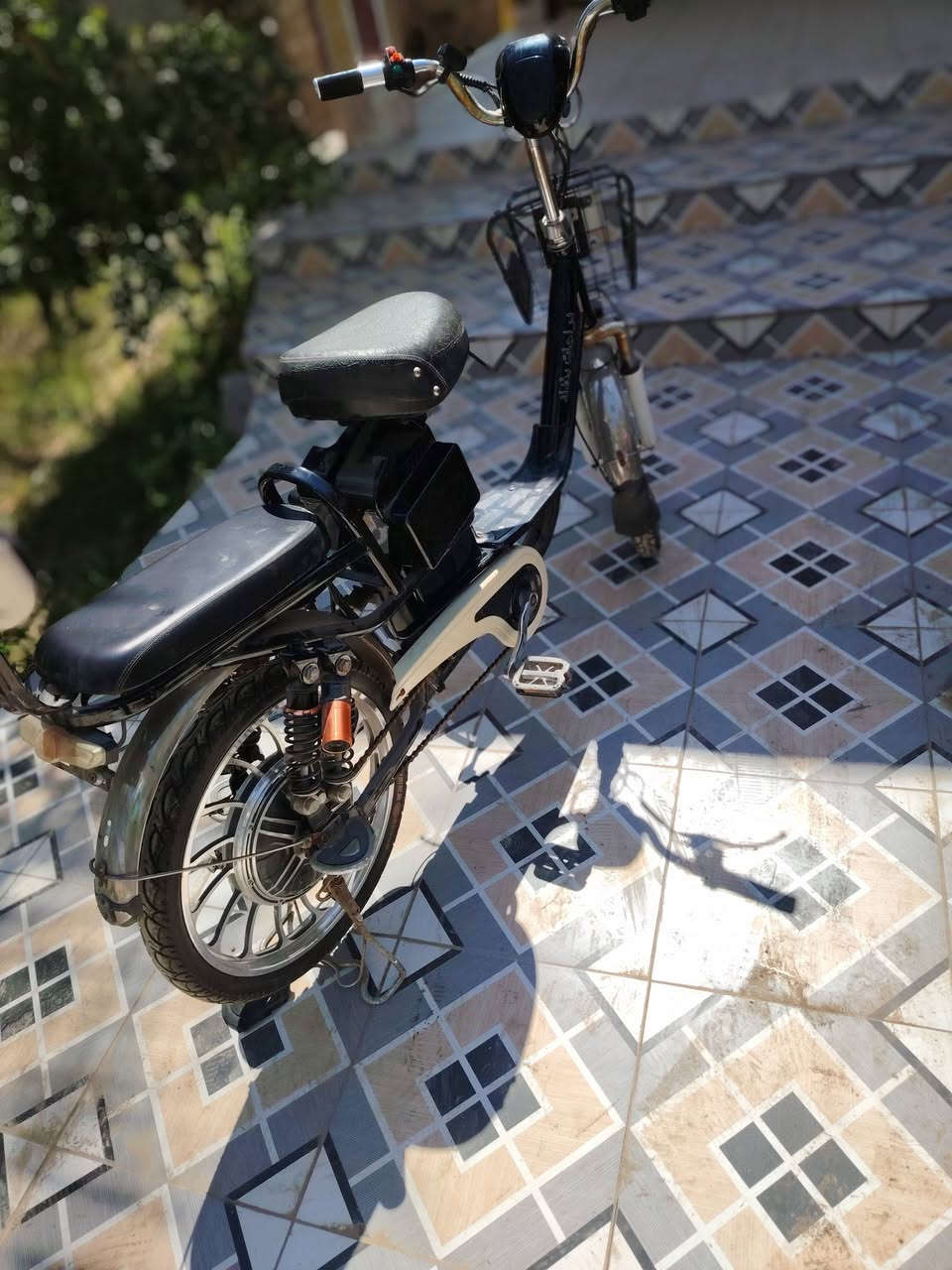 باسكل شحن للبيع حجم كبير
عايز بس بطاريات و بسعر مناسب للتواصل 
***********
