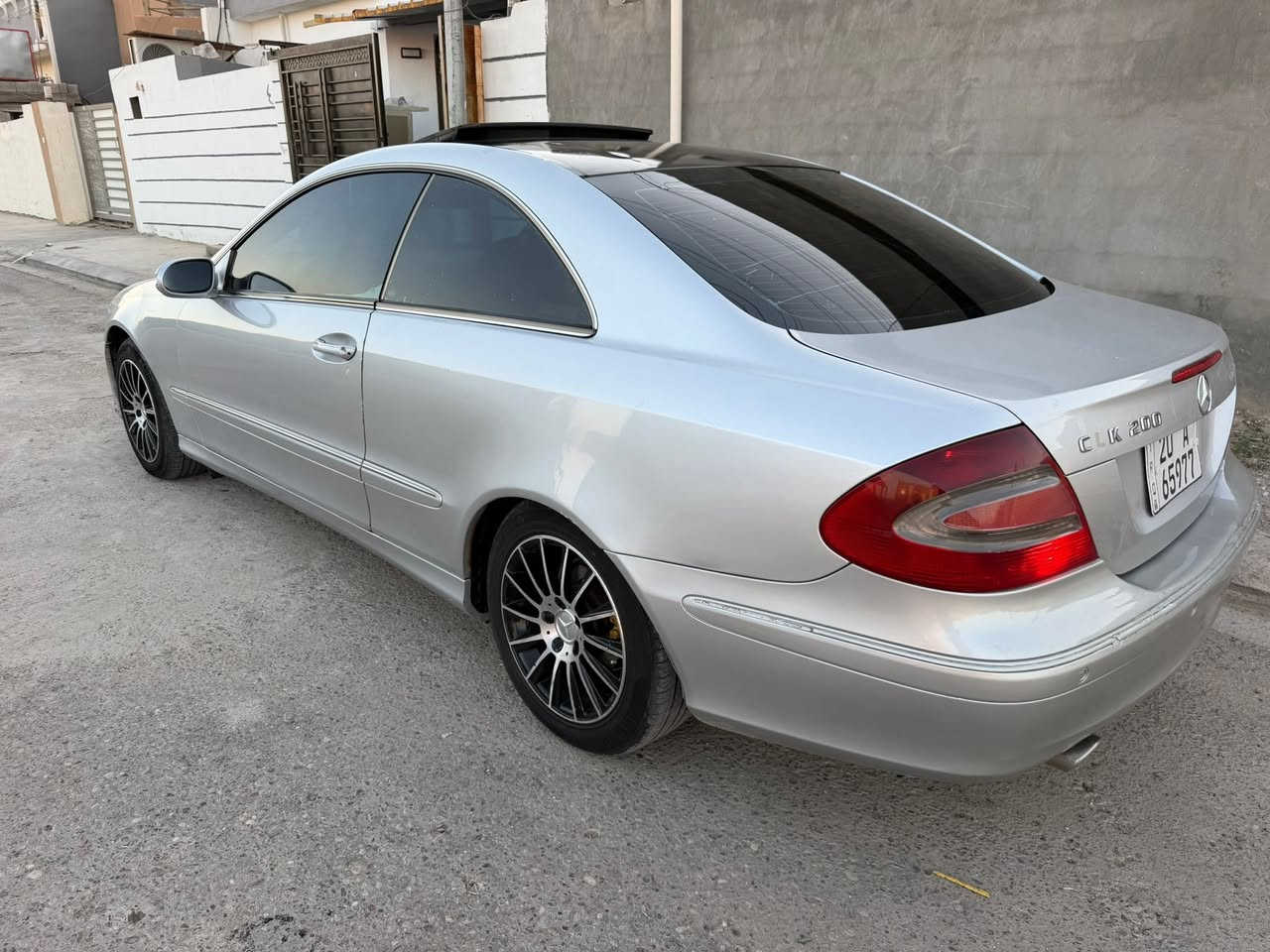 سلام عليكم مارسدس 2003 كوبيه للبيع
C200  

فول موصفات سياره جاهزه من كلشي

كير محرك ملكه 3000 شرط تبريد كهربائيات كلها شغاله 

 سلايت تبريد قطعتين كشن جلد برده خلفيه كهرباء

تخم تاير جديد ويل MG بلادي صدر امامي خلفي دبلات كلها 

كلها جديده رقم ديالى دولي بسمي هزه فحص سنويه كلها جديده

تحويل مباشر مكان سياره صلاح الدين 

السعر 67 بيها مجال بسيط 

***********
